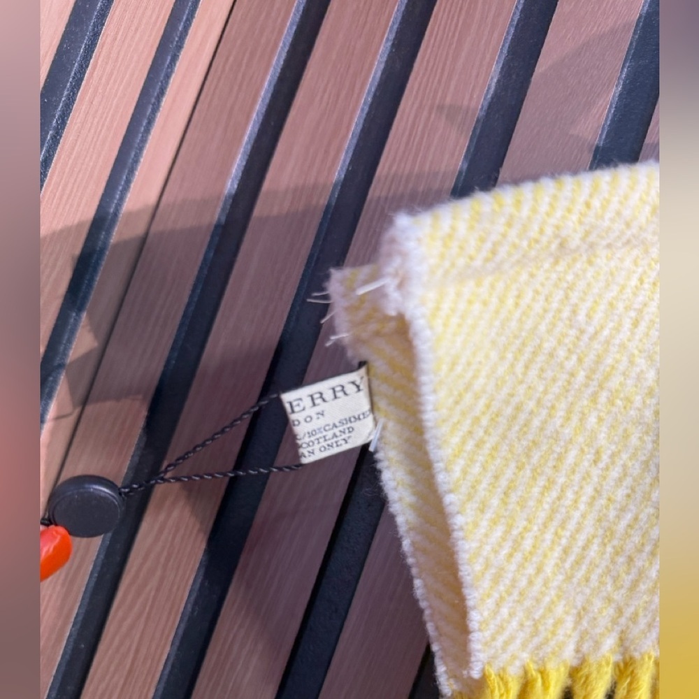 Burberry Colorful Plaid Fringe Shawl‎ - Picture 5 of 5